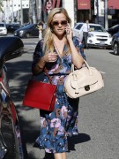 Риз Уизерспун (Reese Witherspoon) out in Los Angeles, 24.09.2015 - 67xHQ B220fc445182918