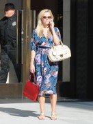 Риз Уизерспун (Reese Witherspoon) out in Los Angeles, 24.09.2015 - 67xHQ C67c39445183091
