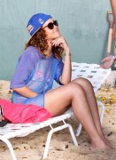 Рианна (Rihanna) in bikini on beach, Barbados 2011.12.29 (58xHQ) D422ed445188902