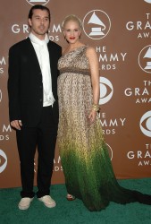 Gwen Stefani - Gwen Stefani - 48th Annual Grammy Awards, 2006 (13xHQ) 27b62d445229666