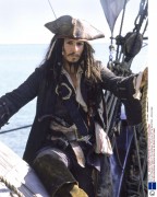 Пираты Карибского моря: Проклятие черной жемчужины / Pirates of the Caribbean: The Curse of the Black Pearl (Найтли, Депп, Блум, 2003) Ae15b8446381695