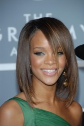 Rihanna - Rihanna - 49th Annual Grammy Awards 2007 (34xHQ) 605f99446560208