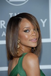 Rihanna - 49th Annual Grammy Awards 2007 (34xHQ) 63b044446560240