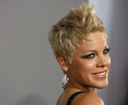 Pink - Pink - 49th Annual Grammy Awards 2007 (13xHQ) C1c4e7446564335