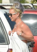 Бритни Спирс (Britney Spears) - Out & About in Los Angeles, 12.10.2015 - 51xHQ 332b6b447531321