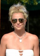 Бритни Спирс (Britney Spears) - Out & About in Los Angeles, 12.10.2015 - 51xHQ 60e36e447531424