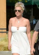 Бритни Спирс (Britney Spears) - Out & About in Los Angeles, 12.10.2015 - 51xHQ B1543f447531419