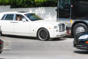 Лэди Гага / Lady Gaga - exits Chateau Marmont in a white Rolls Royce in West Hollywood, 15.10.2015 (34xHQ) 48bef8447952064