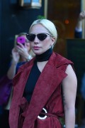 Лэди Гага / Lady Gaga - seen out in Manhattan in velure in New York, 03.11.2015 (18xHQ) 76d6c4447952237