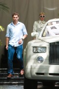 Лэди Гага / Lady Gaga - exits Chateau Marmont in a white Rolls Royce in West Hollywood, 15.10.2015 (34xHQ) Cbf2bc447952169