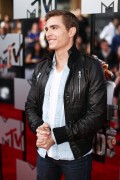 Дэйв Франко (Dave Franco) MTV Movie Awards at Nokia Theatre in Los Angeles 2014.04.13 - 30xHQ 1a58c1449001188