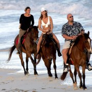 Селин Дион (Celine Dion) vacation in Anguilla, British West Indies, 12.02.2006 (48xHQ) 3824ee453101339