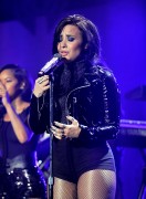 Деми Ловато (Demi Lovato) performing at Wild 94.9's Jingle Ball at the Oracle Arena in Oakland, California, 03.12.2015 (120xHQ) 00b722453111872