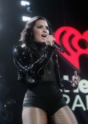 Деми Ловато (Demi Lovato) performing at Wild 94.9's Jingle Ball at the Oracle Arena in Oakland, California, 03.12.2015 (120xHQ) 3691a8453112841