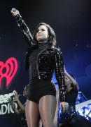Деми Ловато (Demi Lovato) performing at Wild 94.9's Jingle Ball at the Oracle Arena in Oakland, California, 03.12.2015 (120xHQ) Dc9b4d453113034