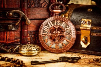 Старинные часы в качественных обоев и фото