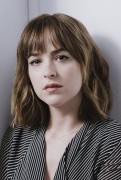 Дакота Джонсон (Dakota Johnson) Jeff Vespa at TIFF (September 14th) (6хHQ) 128fcb453769702