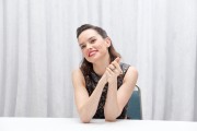 Дэйзи Ридли (Daisy Ridley) 'Star Wars - The Force Awakens' Press Conference in Los Angeles (December 4, 2015) C80ede454099264