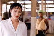 За гранью / Beyond Borders (Анджелина Джоли / Angelina Jolie) 2003 Ddb87d454391168