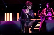 Дженнифер Лопез (Jennifer Lopez) performs Onstage during The Megaton at Madison Square Garden in New York City, 28.10.2015 - 24xHQ 15a40f455018034