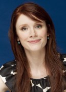 Брайс Даллас Ховард (Bryce Dallas Howard) Hereafter press conference by Armando Gallo (October 10, 2010) - 6xUHQ 89fef1472228851