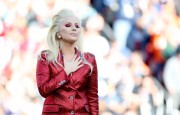 Лэди Гага (Lady Gaga) sings the National Anthem at Super Bowl 50 at Levi's Stadium (Santa Clara, 07.02.2016) - 56хHQ 2e41a7472489211