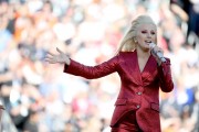 Лэди Гага (Lady Gaga) sings the National Anthem at Super Bowl 50 at Levi's Stadium (Santa Clara, 07.02.2016) - 56хHQ 8e7d63472488892