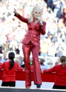 Лэди Гага (Lady Gaga) sings the National Anthem at Super Bowl 50 at Levi's Stadium (Santa Clara, 07.02.2016) - 56хHQ 9fd32b472488561