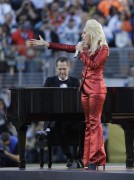 Лэди Гага (Lady Gaga) sings the National Anthem at Super Bowl 50 at Levi's Stadium (Santa Clara, 07.02.2016) - 56хHQ A956b1472488580