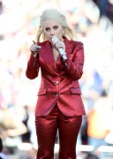 Лэди Гага (Lady Gaga) sings the National Anthem at Super Bowl 50 at Levi's Stadium (Santa Clara, 07.02.2016) - 56хHQ D688f4472489801
