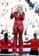 Лэди Гага (Lady Gaga) sings the National Anthem at Super Bowl 50 at Levi's Stadium (Santa Clara, 07.02.2016) - 56хHQ E9f198472488328