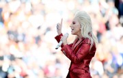 Лэди Гага (Lady Gaga) sings the National Anthem at Super Bowl 50 at Levi's Stadium (Santa Clara, 07.02.2016) - 56хHQ Fb9c84472488623