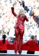 Лэди Гага (Lady Gaga) sings the National Anthem at Super Bowl 50 at Levi's Stadium (Santa Clara, 07.02.2016) - 56хHQ Ff6ad0472488495