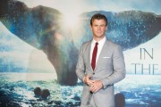 Крис Хемсворт (Chris Hemsworth) In The Heart of the Sea Premiere at Odeon Leicester Square (London, 02.12.2015) (182xHQ) 0435fb472780993