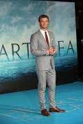 Крис Хемсворт (Chris Hemsworth) In The Heart of the Sea Premiere at Odeon Leicester Square (London, 02.12.2015) (182xHQ) 1f2a2b472784309