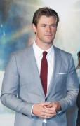 Крис Хемсворт (Chris Hemsworth) In The Heart of the Sea Premiere at Odeon Leicester Square (London, 02.12.2015) (182xHQ) 3b54f8472783605