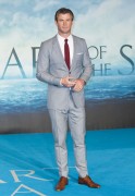 Крис Хемсворт (Chris Hemsworth) In The Heart of the Sea Premiere at Odeon Leicester Square (London, 02.12.2015) (182xHQ) 69d527472784401