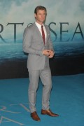 Крис Хемсворт (Chris Hemsworth) In The Heart of the Sea Premiere at Odeon Leicester Square (London, 02.12.2015) (182xHQ) 7af9c9472784363