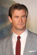 Крис Хемсворт (Chris Hemsworth) In The Heart of the Sea Premiere at Odeon Leicester Square (London, 02.12.2015) (182xHQ) 7d2c6b472782368