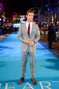 Крис Хемсворт (Chris Hemsworth) In The Heart of the Sea Premiere at Odeon Leicester Square (London, 02.12.2015) (182xHQ) 81357d472784860