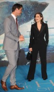 Крис Хемсворт (Chris Hemsworth) In The Heart of the Sea Premiere at Odeon Leicester Square (London, 02.12.2015) (182xHQ) A005c5472785730