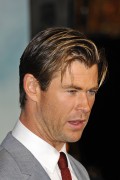 Крис Хемсворт (Chris Hemsworth) In The Heart of the Sea Premiere at Odeon Leicester Square (London, 02.12.2015) (182xHQ) F35766472781584