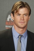 Крис Хемсворт (Chris Hemsworth) In the Heart of the Sea Premiere at the Callao Theater (Madrid, 03.12.2015) (121xHQ) 65a835472791295