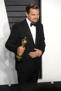 Леонардо ДиКаприо (Leonardo DiCaprio) Vanity Fair Oscar Party hosted by Graydon Carter in Beverly Hills, 28.02.2016 (95xHQ) 15704b472809583