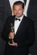 Леонардо ДиКаприо (Leonardo DiCaprio) Vanity Fair Oscar Party hosted by Graydon Carter in Beverly Hills, 28.02.2016 (95xHQ) 2f07d5472808970