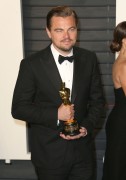 Леонардо ДиКаприо (Leonardo DiCaprio) Vanity Fair Oscar Party hosted by Graydon Carter in Beverly Hills, 28.02.2016 (95xHQ) 30cb0d472809445