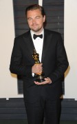Леонардо ДиКаприо (Leonardo DiCaprio) Vanity Fair Oscar Party hosted by Graydon Carter in Beverly Hills, 28.02.2016 (95xHQ) 3b1915472809498
