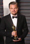 Леонардо ДиКаприо (Leonardo DiCaprio) Vanity Fair Oscar Party hosted by Graydon Carter in Beverly Hills, 28.02.2016 (95xHQ) 894eb2472809161