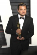 Леонардо ДиКаприо (Leonardo DiCaprio) Vanity Fair Oscar Party hosted by Graydon Carter in Beverly Hills, 28.02.2016 (95xHQ) 8e0dff472809564