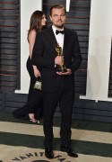 Леонардо ДиКаприо (Leonardo DiCaprio) Vanity Fair Oscar Party hosted by Graydon Carter in Beverly Hills, 28.02.2016 (95xHQ) Ac0468472809861